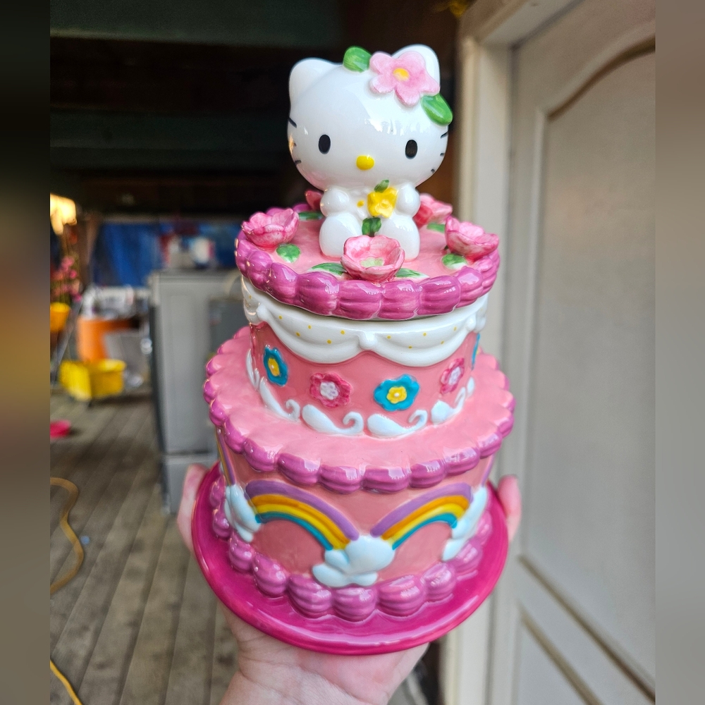 HELLO KITTY BLUE SKY CAKE CANISTER JAR